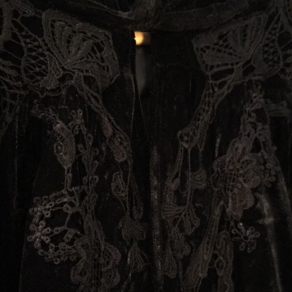NWOT Priestess Robe, purchased brand new in Salem, Massachusetts - Picture 9 of 16